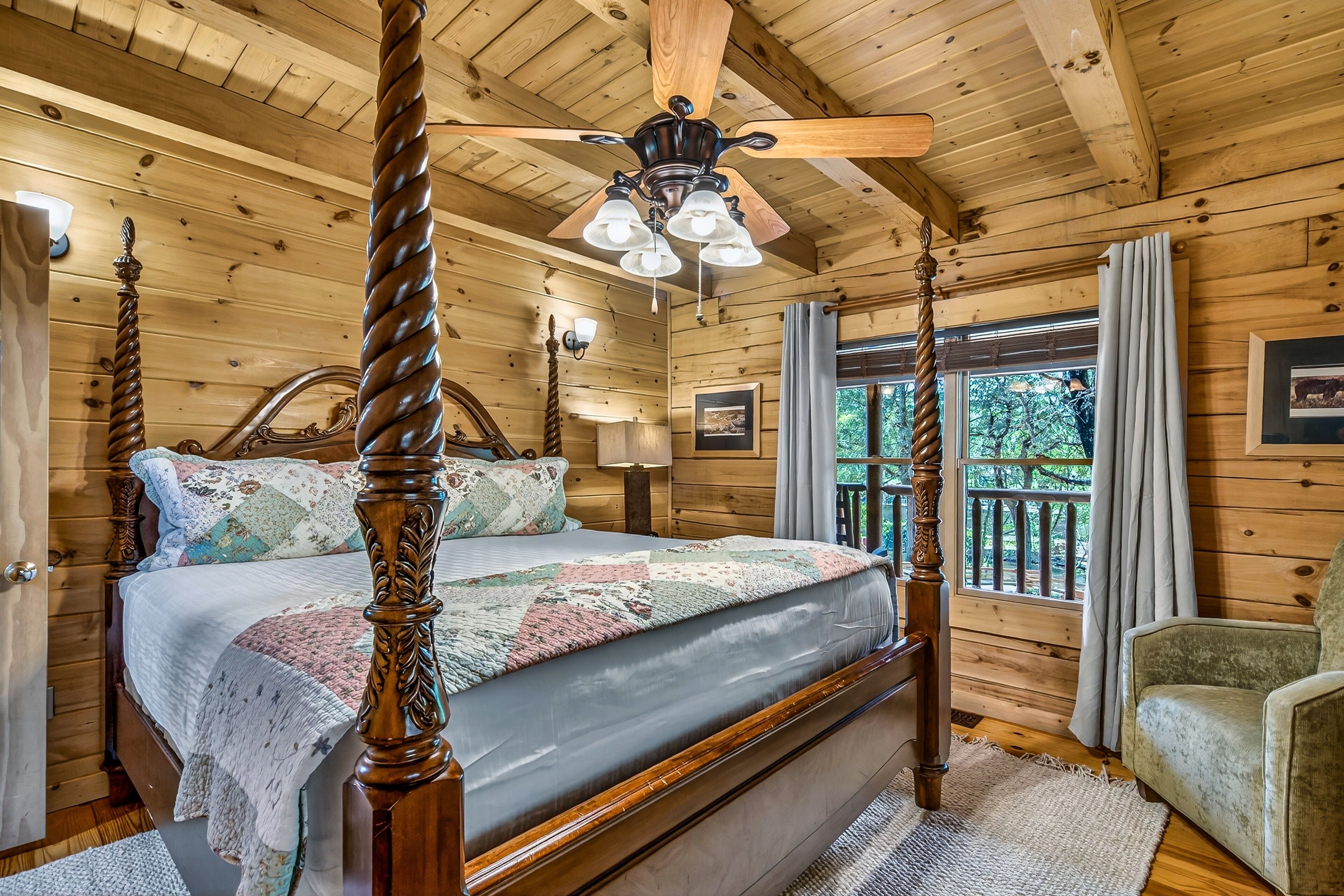 3 Bedroom Cabin | Egyptian cotton sheets, premium bedding, individually decorated