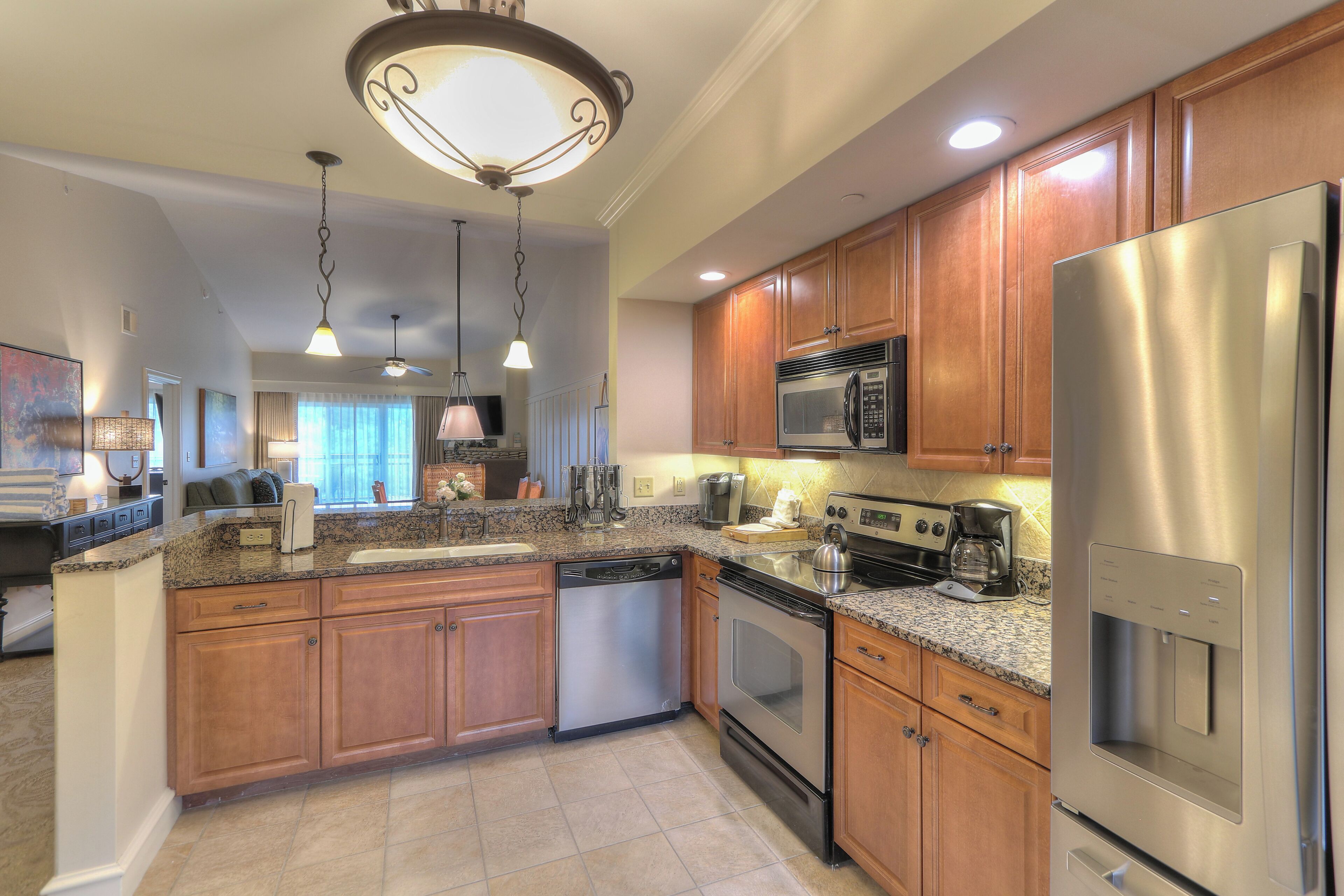 Coffee/tea maker, fridge, microwave, stovetop