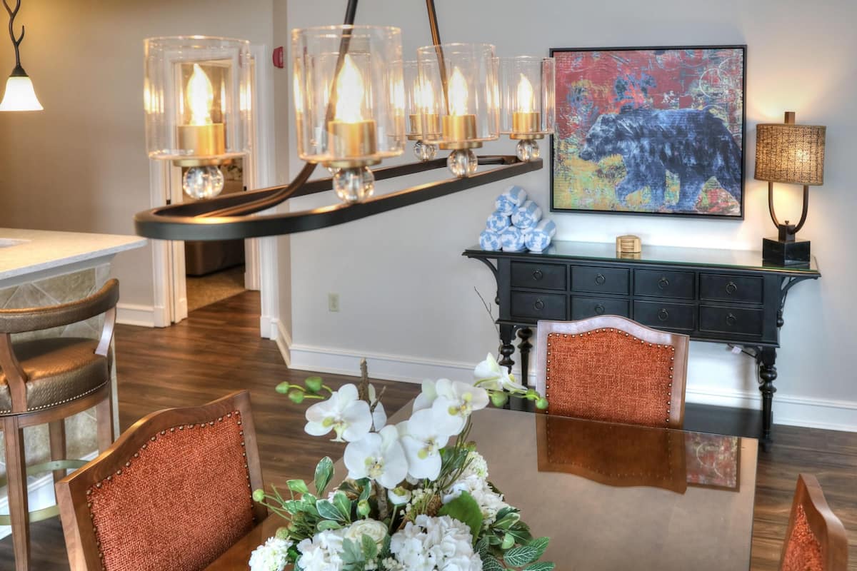 Condo, 2 Bedrooms, River View | In-room dining
