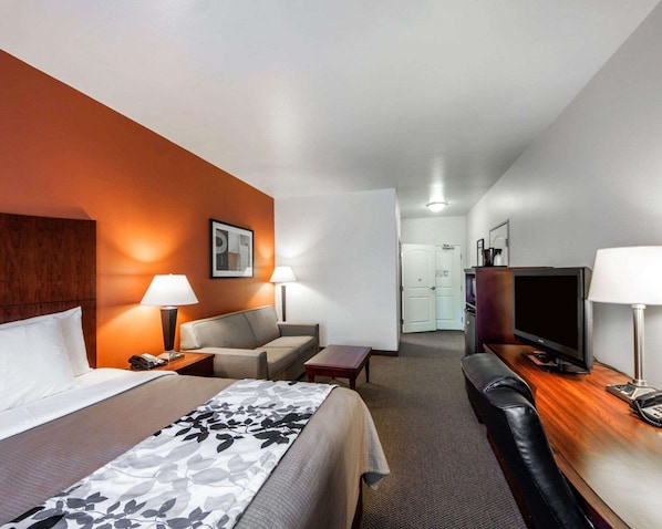 Desk, laptop workspace, iron/ironing board, rollaway beds - Sleep Inn & Suites Lawton Near Fort Sill (Lawton)
