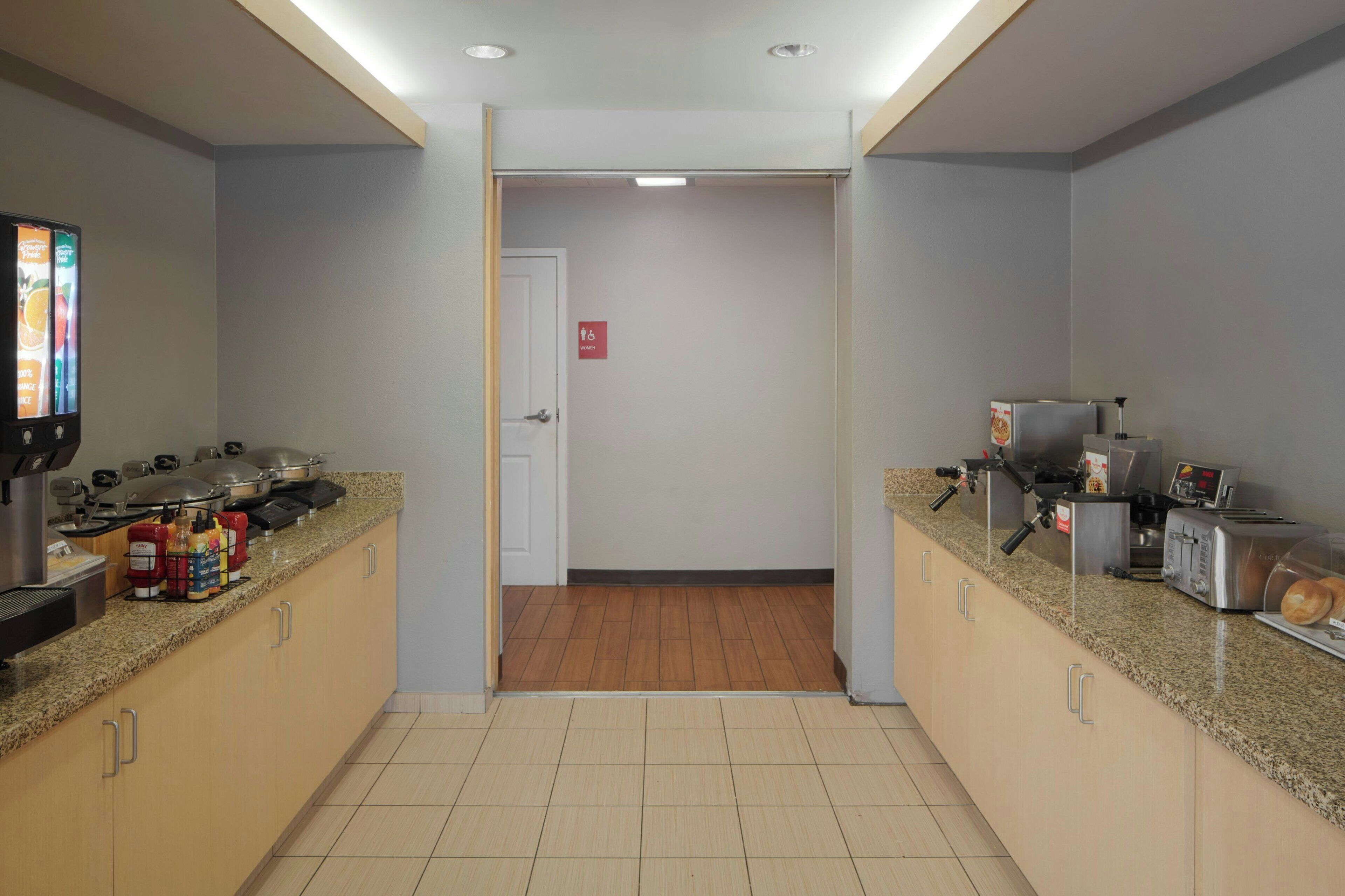 free daily continental breakfast