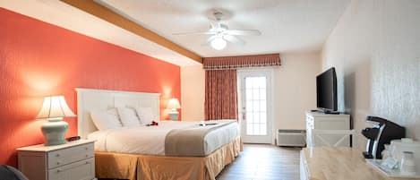 Deluxe Room, 1 King Bed, Kitchenette | Iron/ironing board, free WiFi, bed sheets