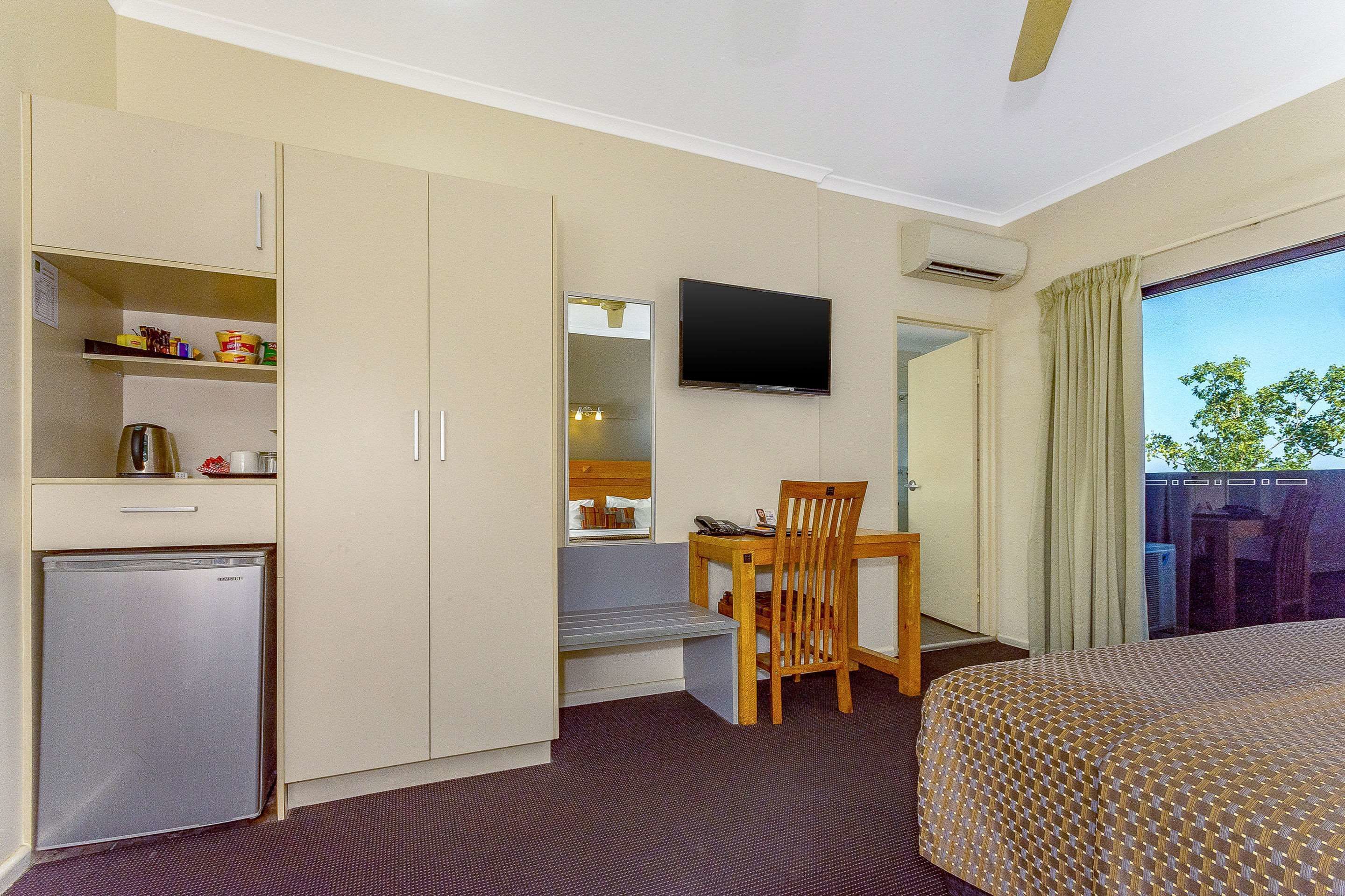 superior room, 1 king bed | premium bedding, minibar, desk, blackout curtains