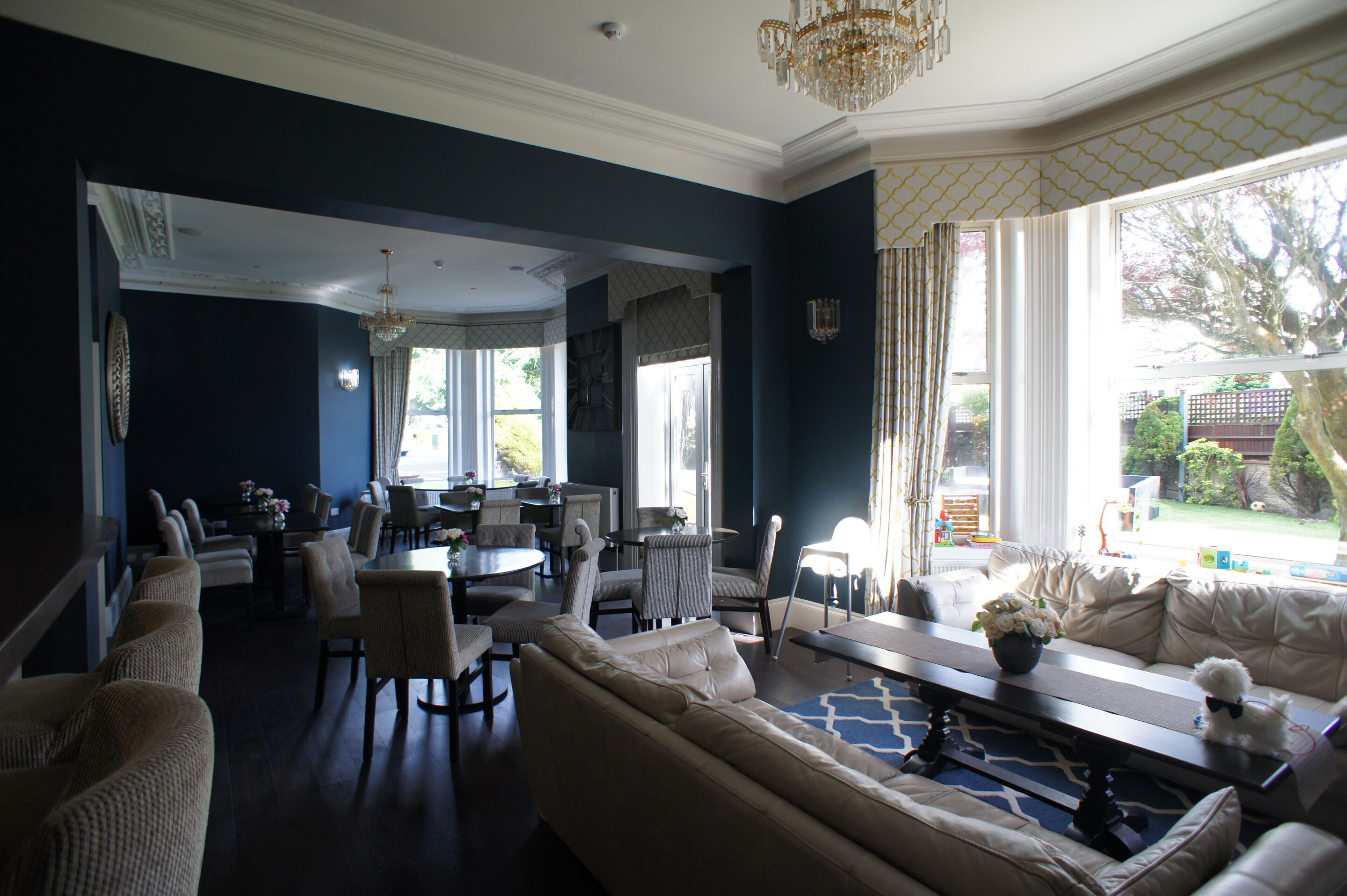 Photo - Applewood Hotel