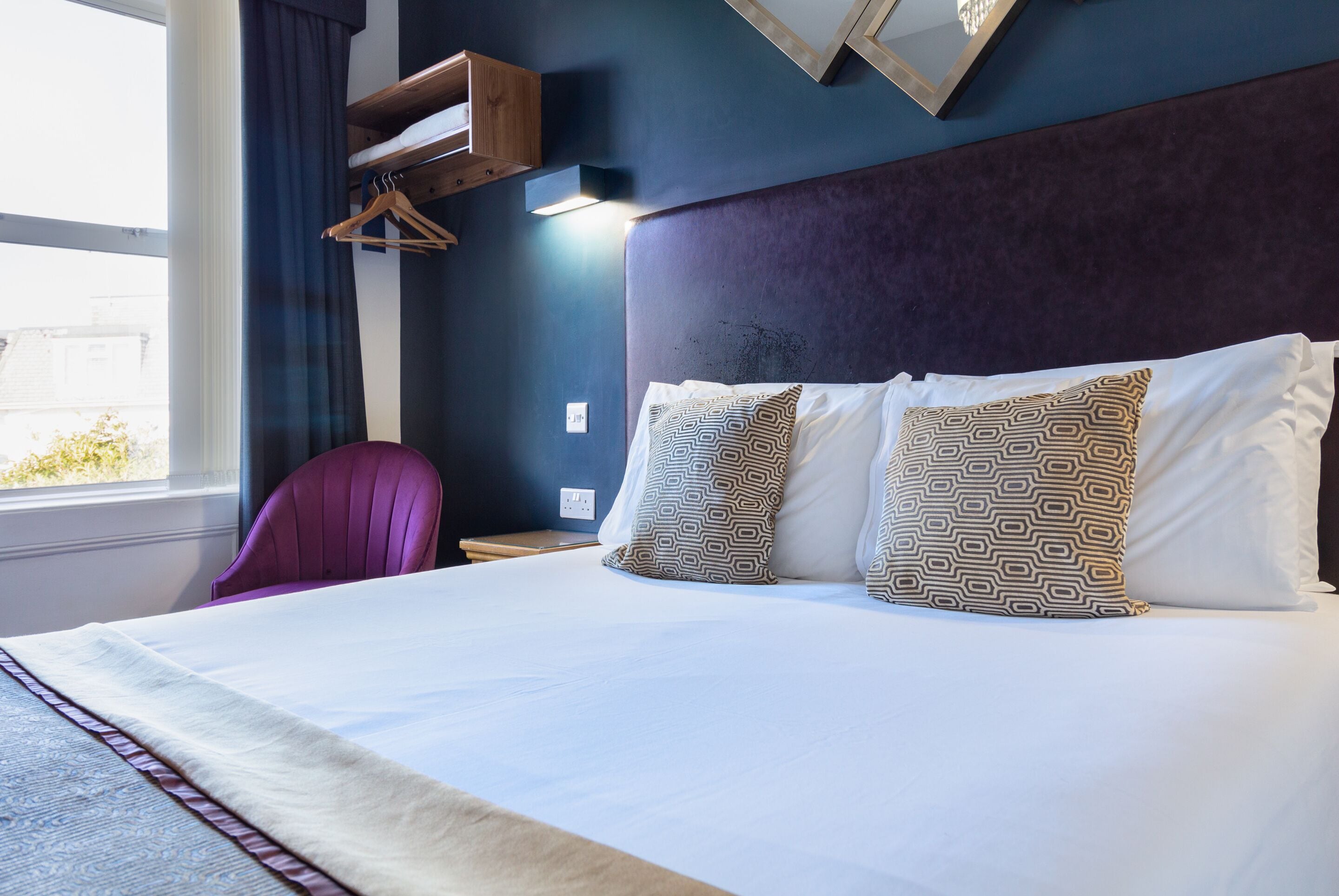 classic double room, ensuite | 1 bedroom, hypo-allergenic bedding, blackout curtains