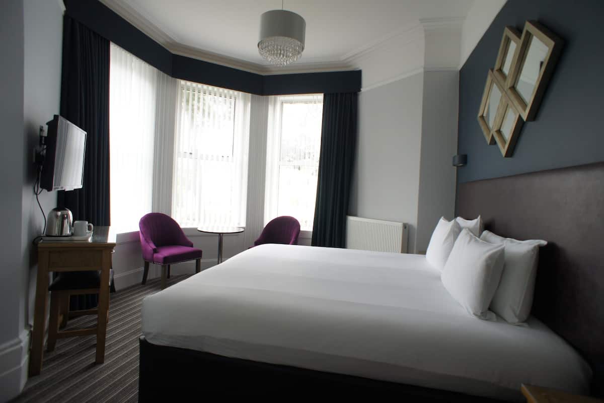 Superior Double Room, Ensuite | 1 bedroom, hypo-allergenic bedding, blackout curtains