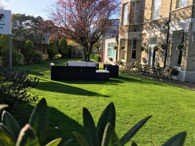 Applewood Hotel