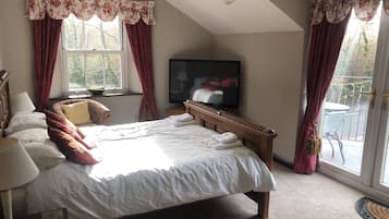 Double Room, Jetted Tub | Premium bedding, desk, iron/ironing board, free cots/infant beds
