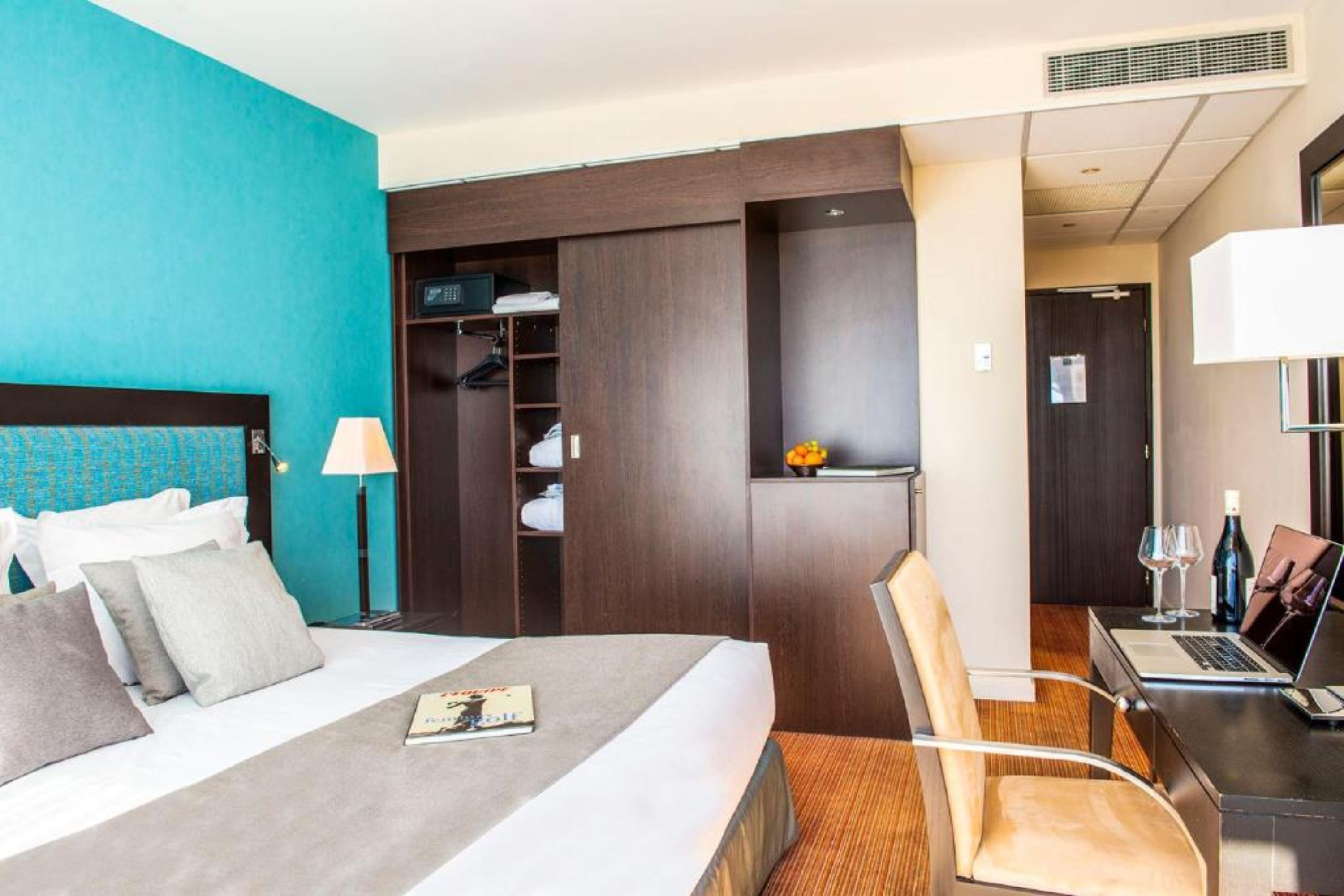 single room | minibar, desk, soundproofing, iron/ironing board