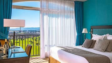 Quarto solteiro | Frigobar, escrivaninha, quartos à prova de som
