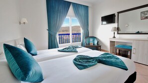 Minibar, in-room safe, desk, laptop workspace - Tildi Hotel (Agadir)