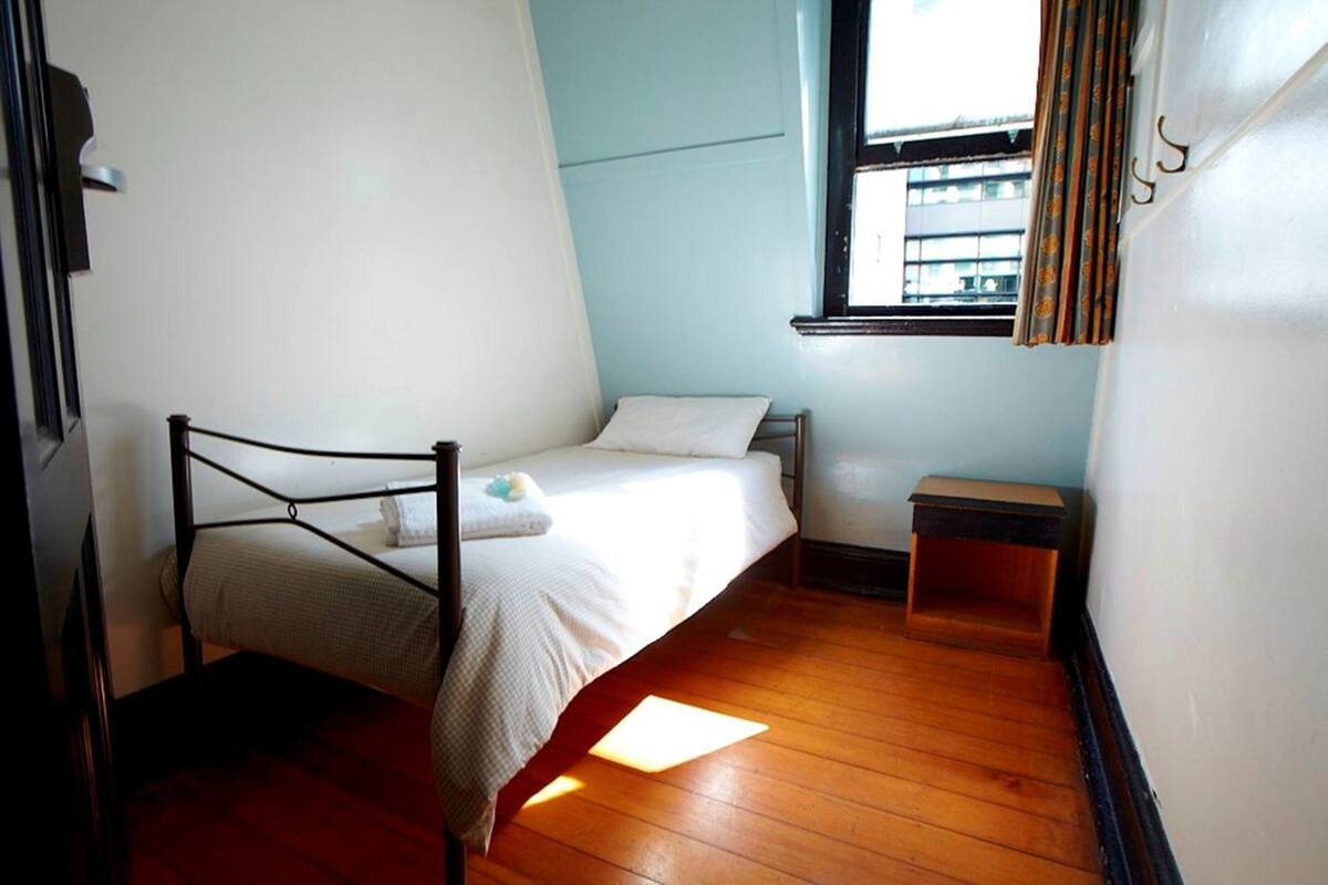 Single Room, Shared Bathroom | In-room safe, blackout curtains, WiFi