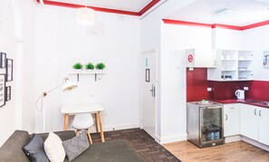 Shared kitchen - All Nations Brisbane - Hostel (Brisbane)