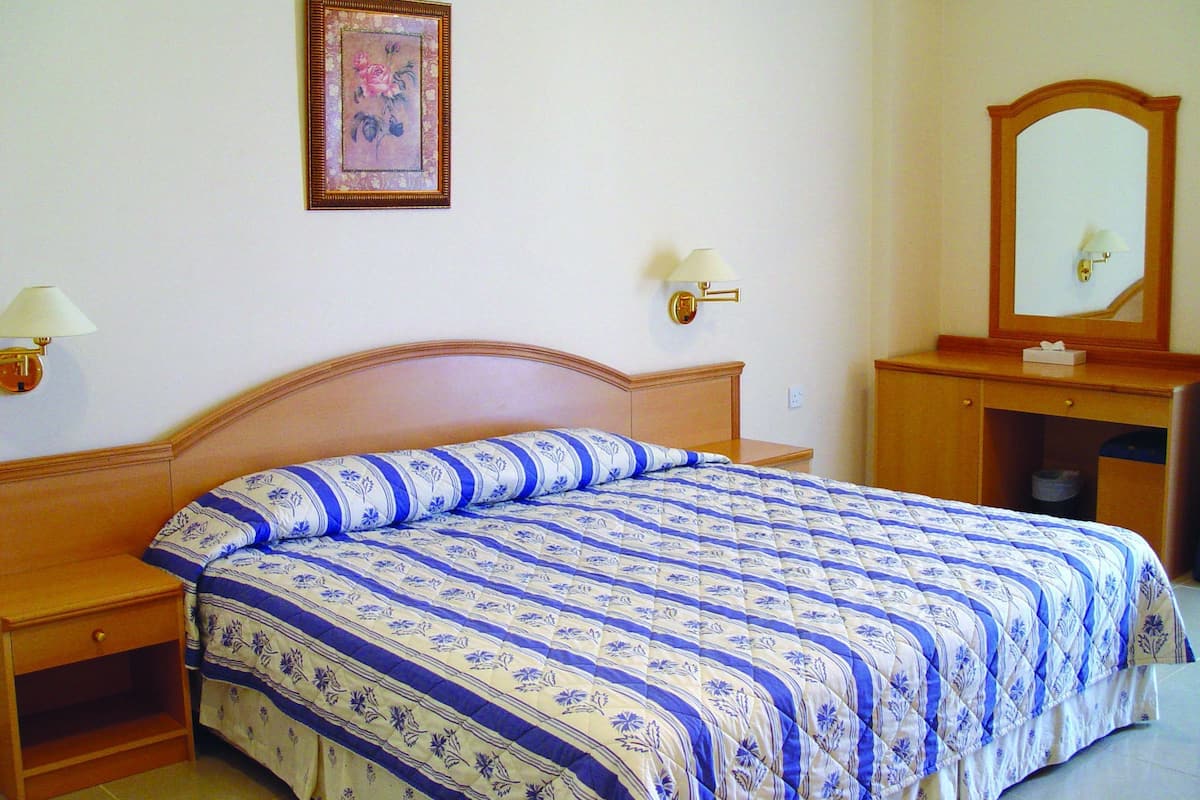 One bedroom super deluxe | Minibar, iron/ironing board