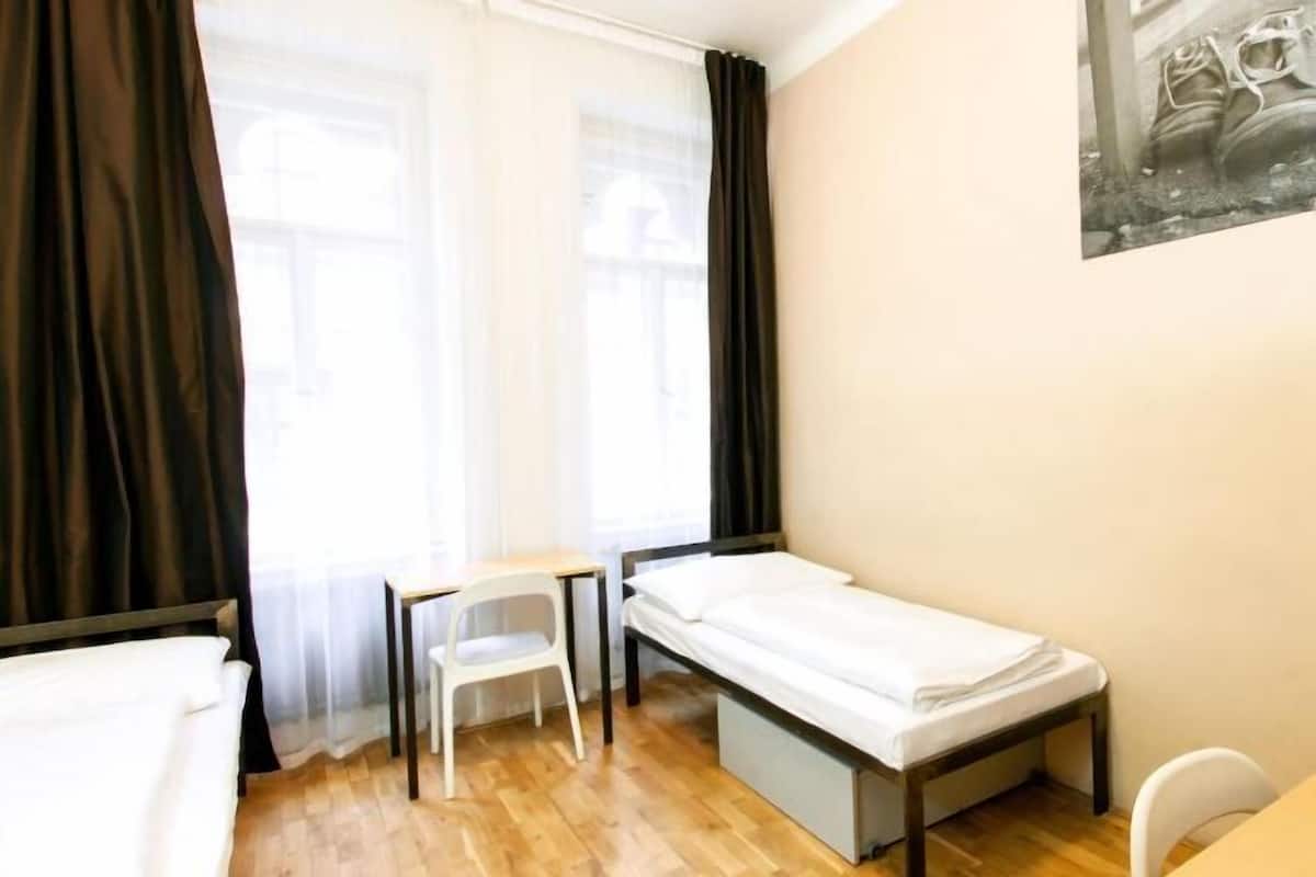 Iron/ironing board, free WiFi, bed sheets