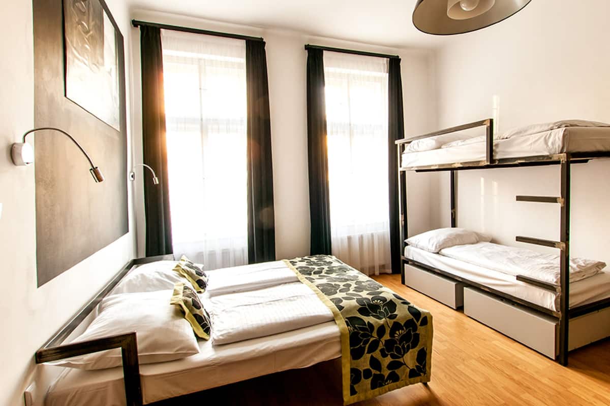 Iron/ironing board, free WiFi, bed sheets