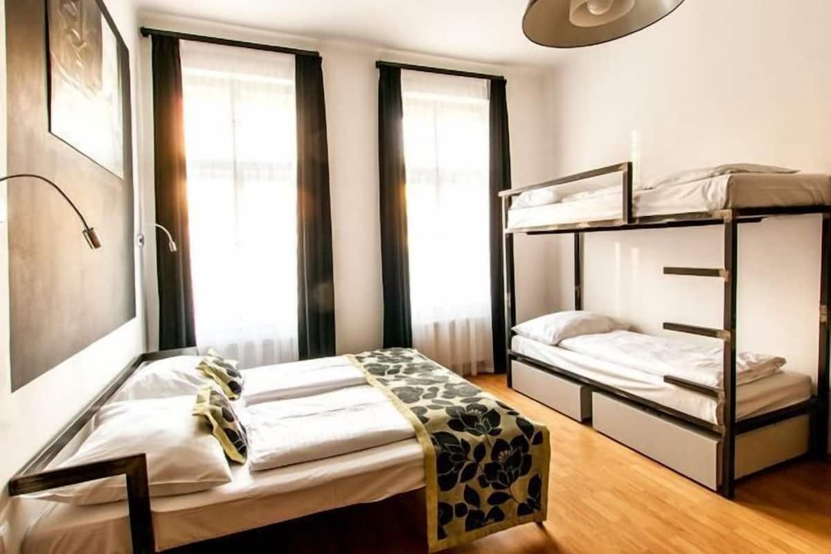 Iron/ironing board, free WiFi, bed sheets