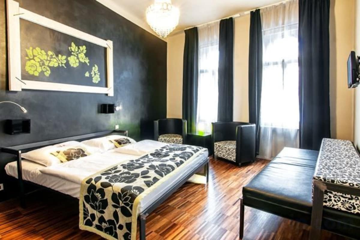 Ferros/tábuas de passar roupa, Wi-Fi de cortesia, roupa de cama