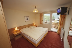 Apartment, 2 Schlafzimmer, Balkon, Bergblick | Hochwertige Bettwaren, Zimmersafe, Bügeleisen/Bügelbrett, Babybetten