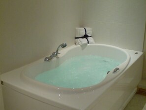 이그제큐티브 스위트, 앙스위트 (Honeymoon) | 욕실