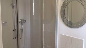 Double Room | Bathroom | Free toiletries, hair dryer, towels
