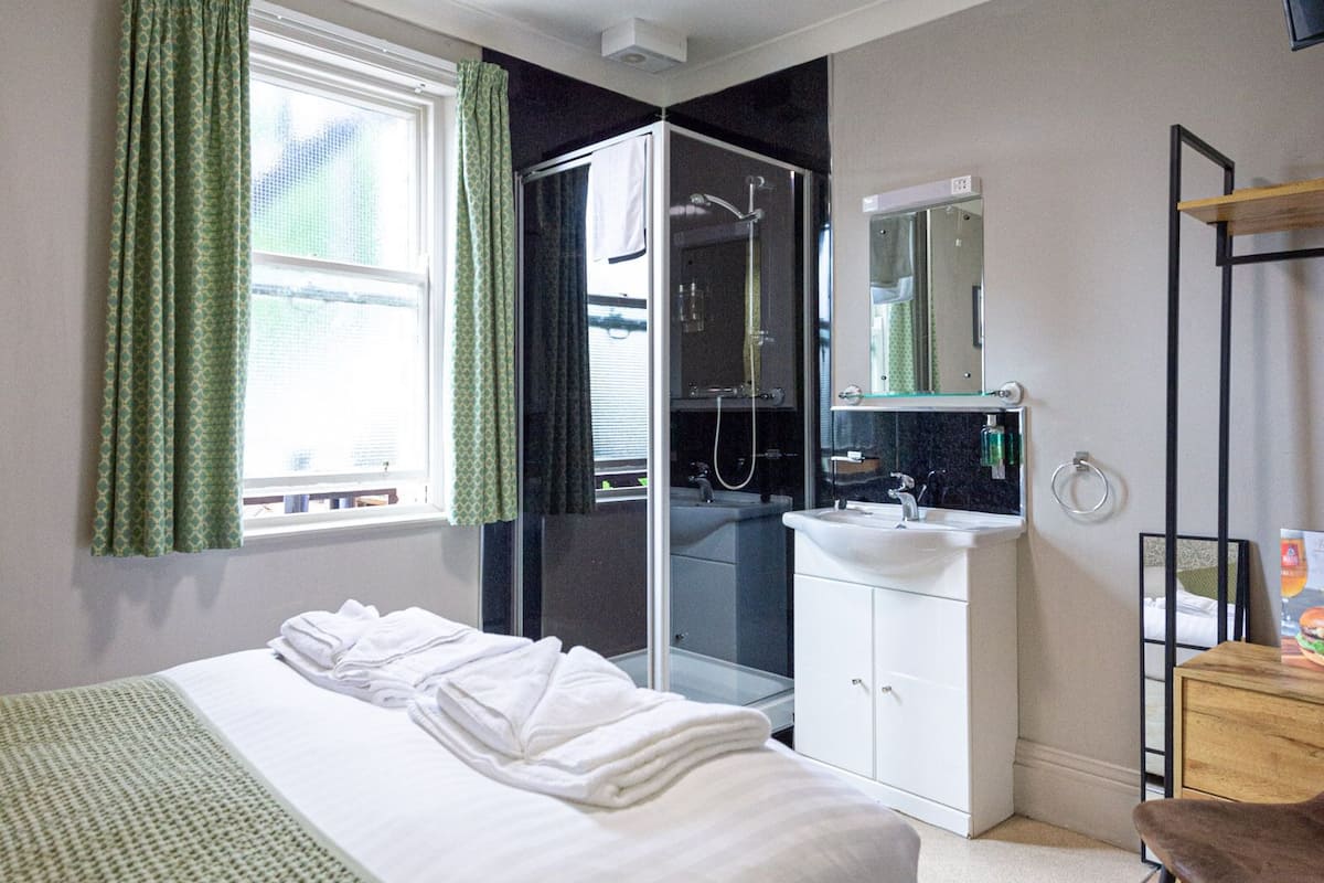 Habitación doble, baño compartido | 1 habitación