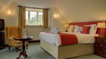 Superior Room, 1 Double Bed, Non Smoking | Hypo-allergenic bedding, in-room safe, individually decorated, desk