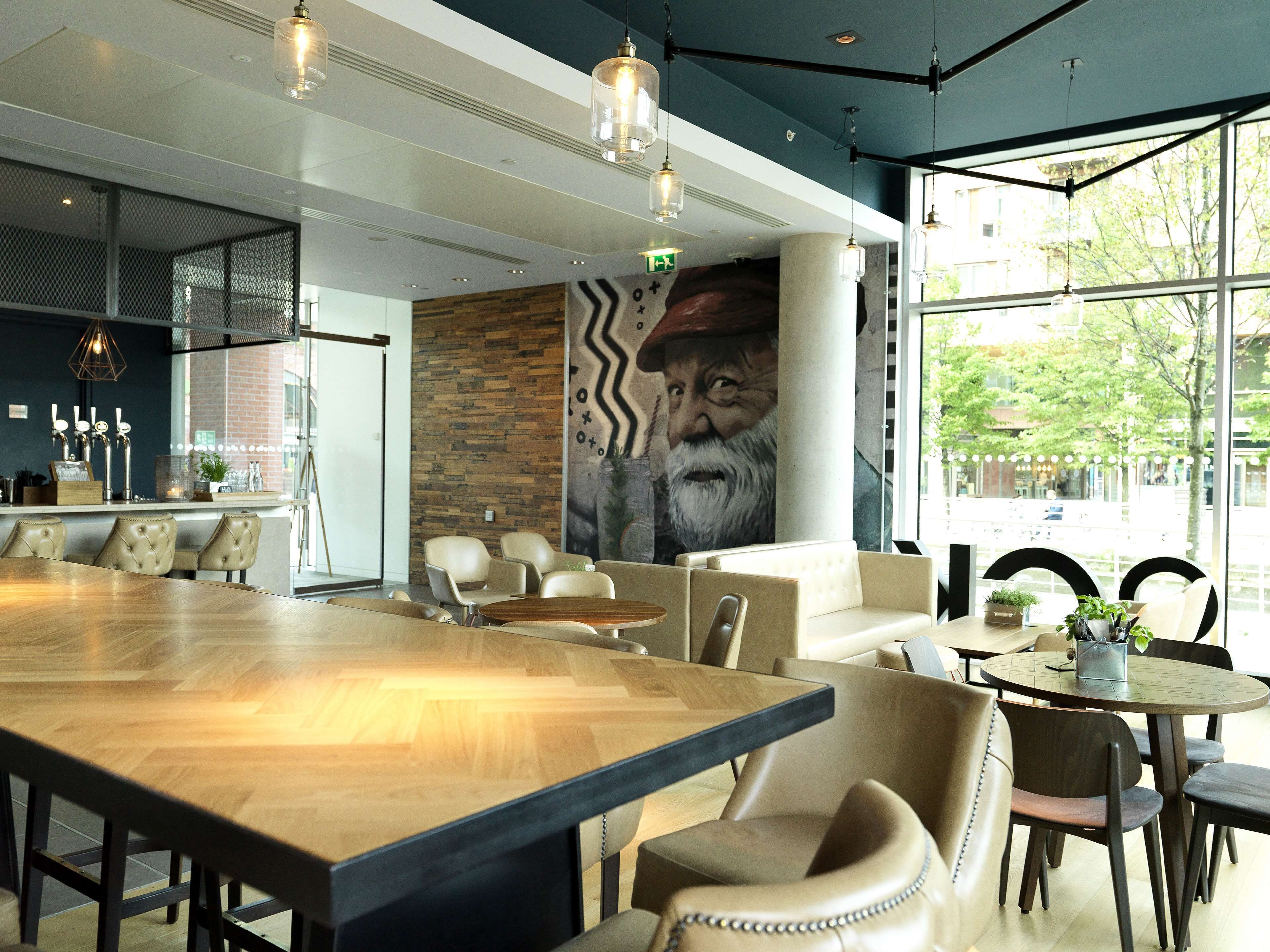 供應早餐、午餐、 晚餐；英國菜