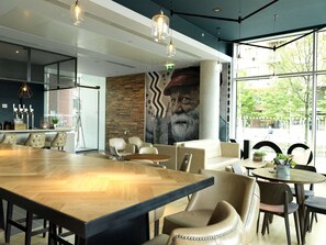 Breakfast, lunch, dinner served; British cuisine 