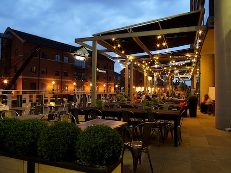 Breakfast, lunch, dinner served; British cuisine