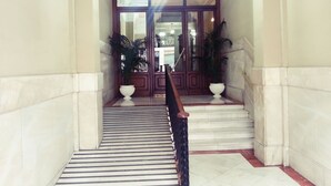 Interior entrance - Hostal Avenida (Madrid)