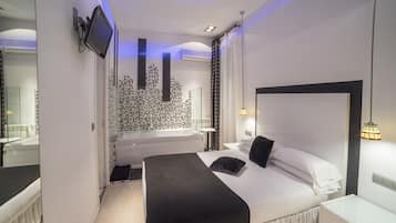 Quarto casal, banheira de hidromassagem | Roupas de cama de algodão egípcio, camas Select Comfort