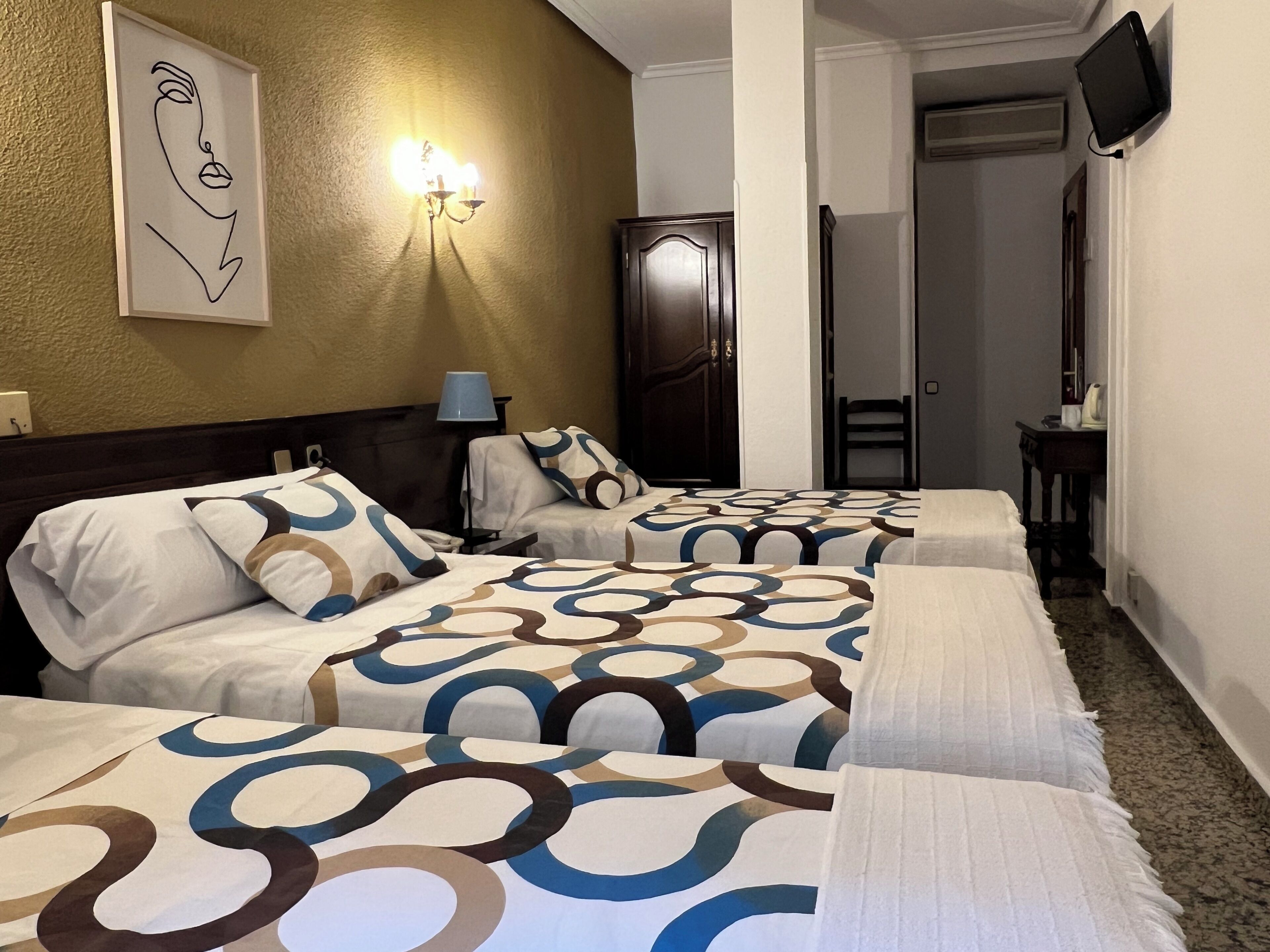 Photo - Hostal Sonsoles Madrid-Centro