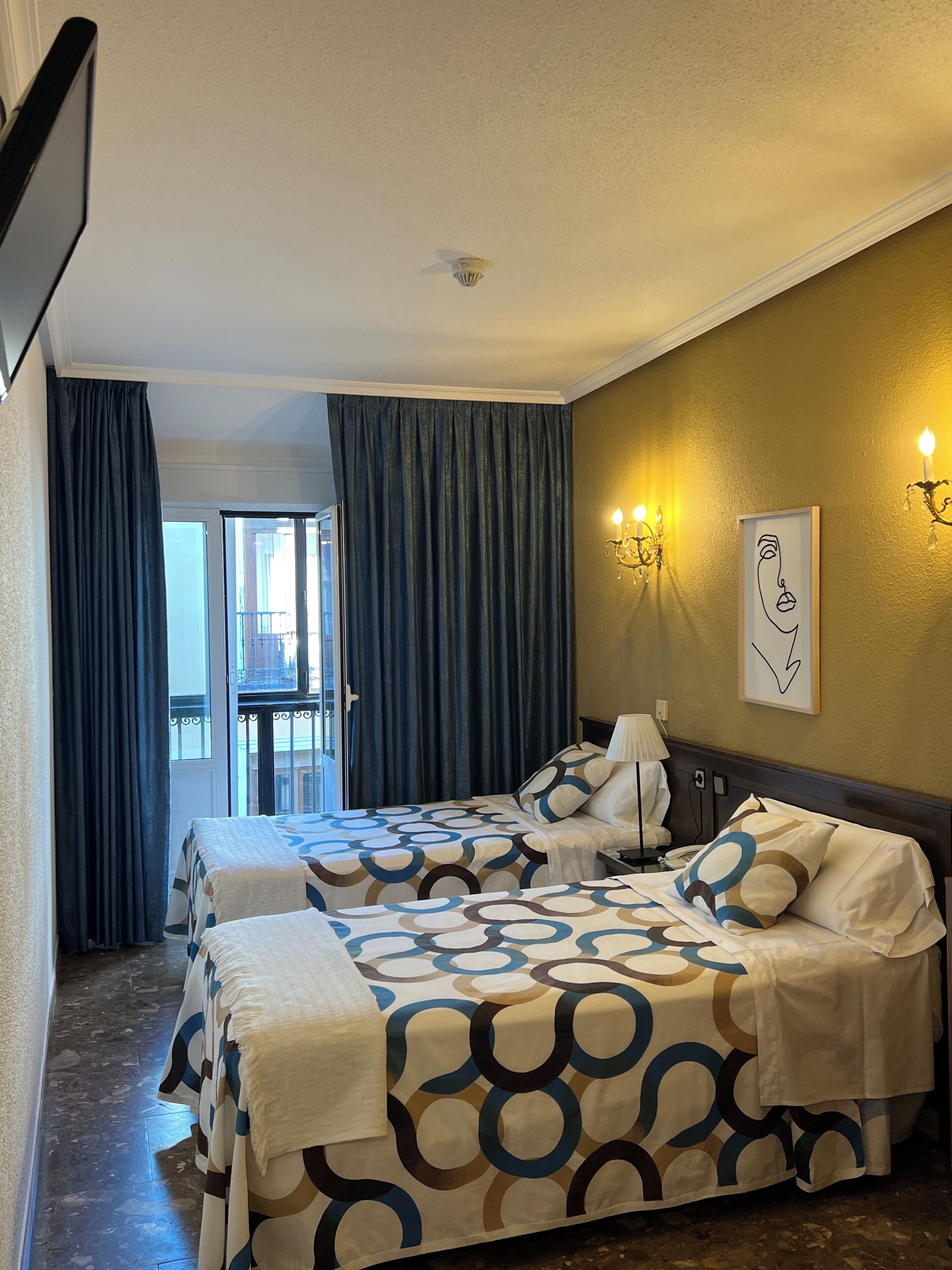 Photo - Hostal Sonsoles Madrid-Centro