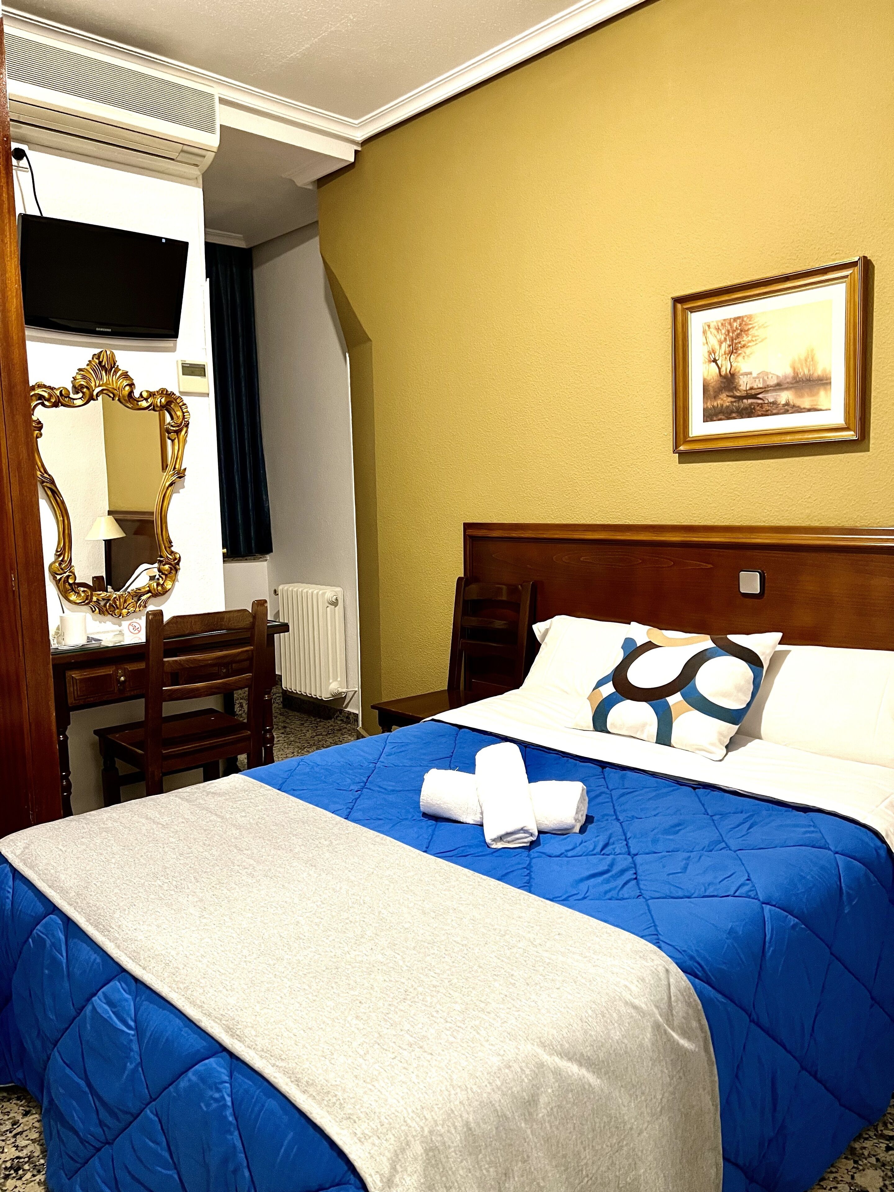 Photo - Hostal Sonsoles Madrid-Centro