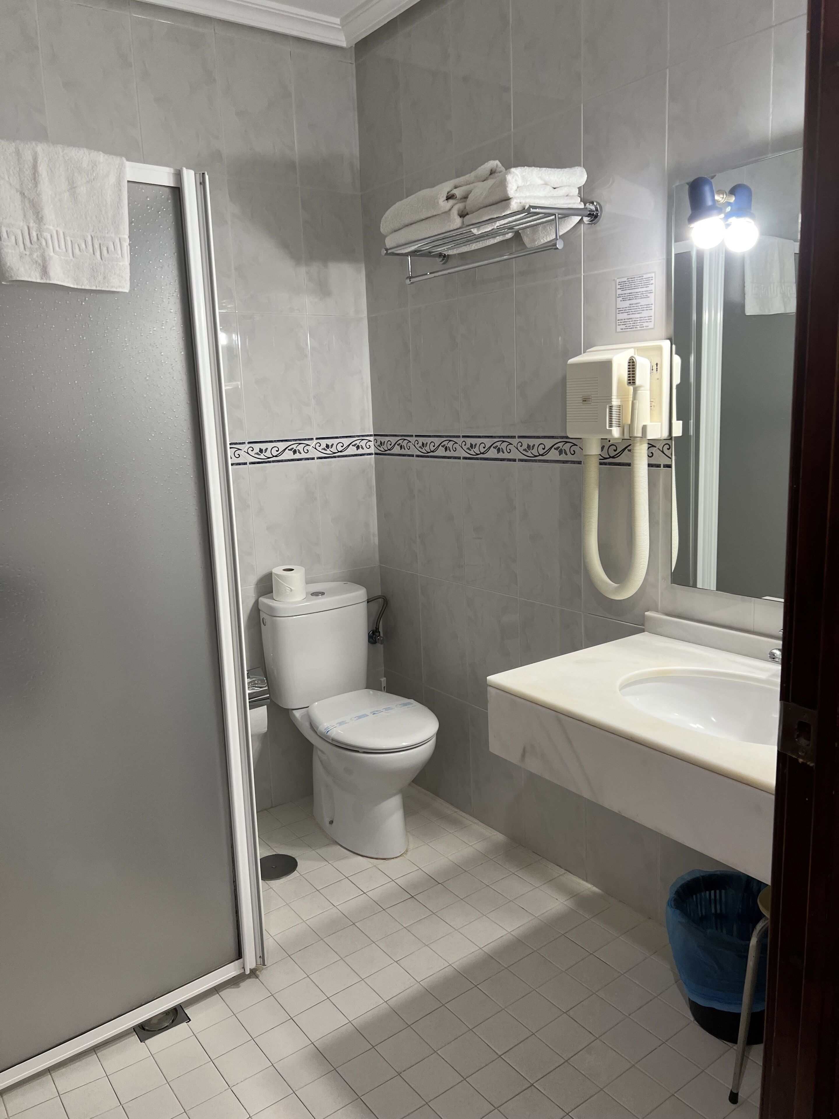 Photo - Hostal Sonsoles Madrid-Centro