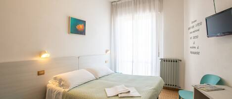 Chambre Confort | 1 chambre, minibar, coffres-forts dans les chambres, bureau