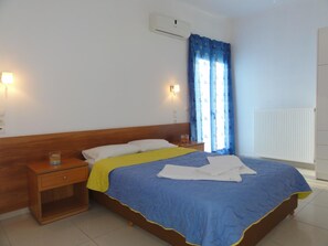 In-room safe, desk, iron/ironing board, free WiFi