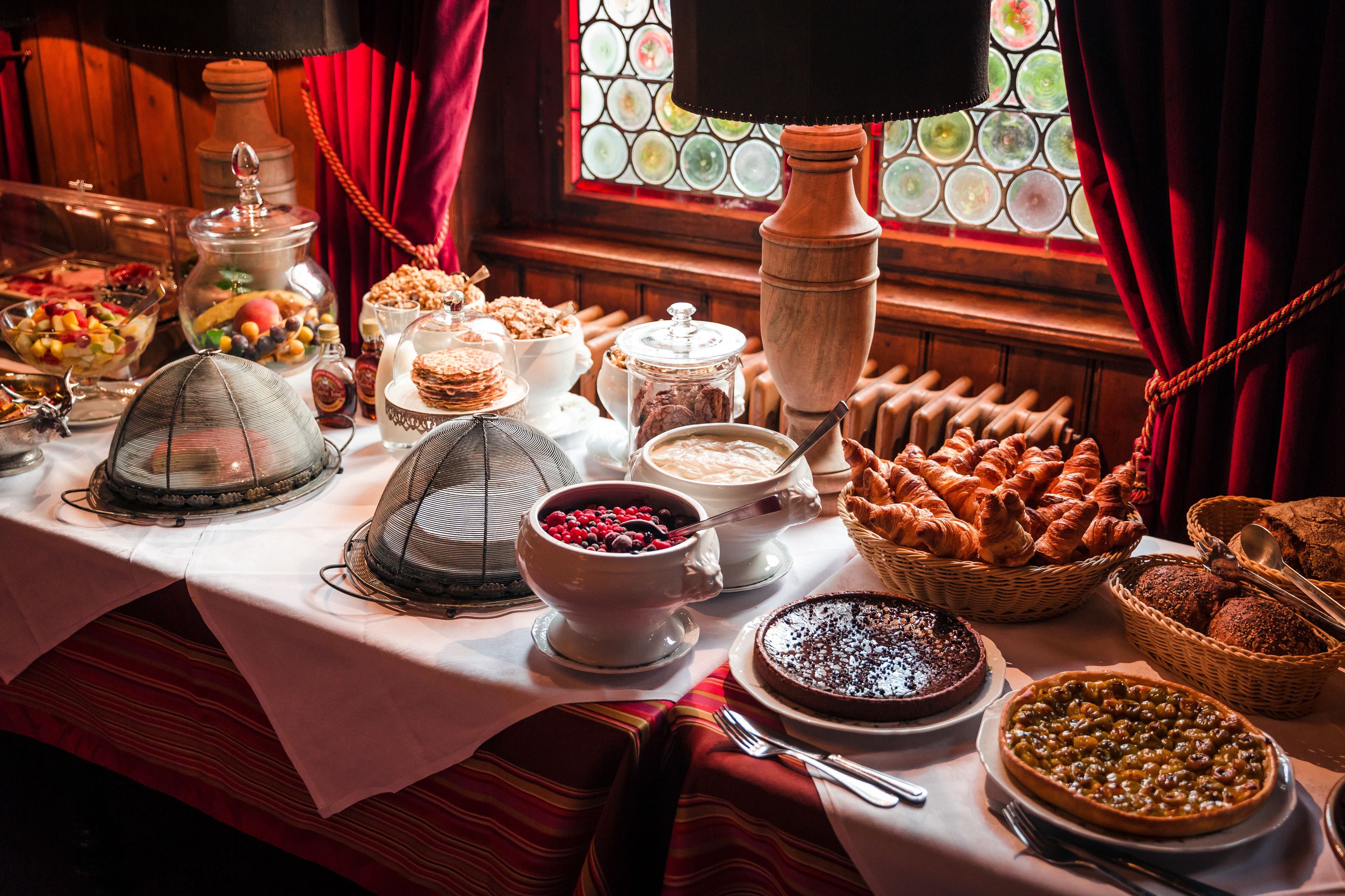 daily buffet breakfast (eur 16 per person)