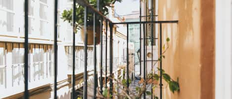 Classic Single Room | Balcony