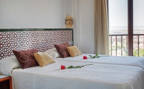 Superior Double Room | In-room safe, desk, iron/ironing board, free WiFi - Hotel Mirador Arabeluj (Granada)