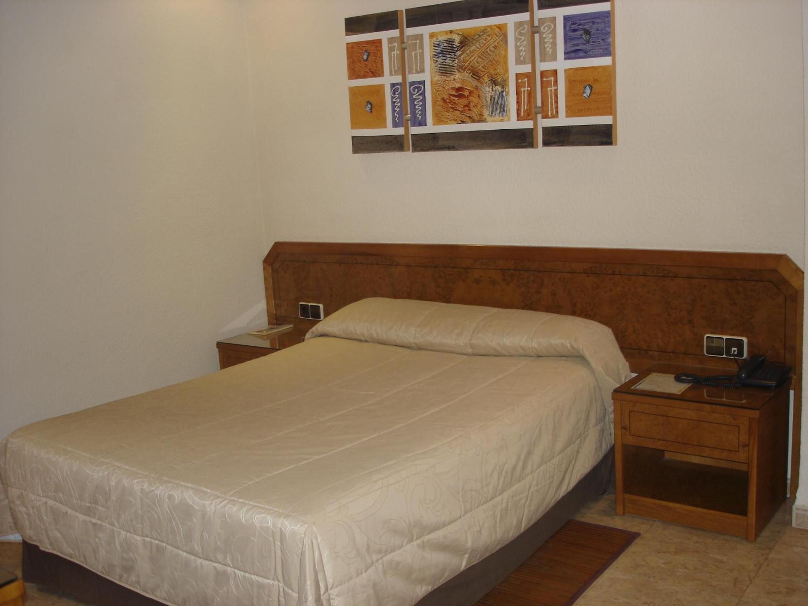 โต๊ะทำงาน, Wi-Fi ฟรี, ผ้าปูที่นอน