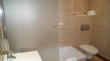 Free toiletries, towels