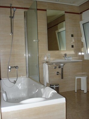 Artículos de higiene personal gratuitos y toallas