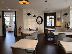 Daily buffet breakfast (EUR 10.90 per person)