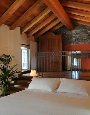 Dobbelt- eller tomannsrom – comfort (1 pax) | Italienske Frette-laken, minibar, safe på rommet og skrivebord