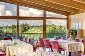 Breakfast and dinner served - Golf Residence (Castelnuovo del Garda)