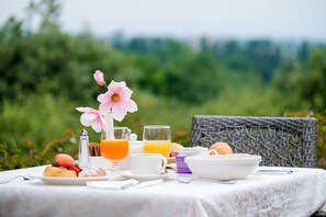 Daily buffet breakfast for a fee - Golf Residence (Castelnuovo del Garda)