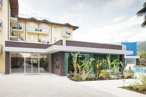 Fachada de la propiedad