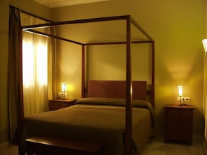 In-room safe, desk, soundproofing, free cribs/infant beds